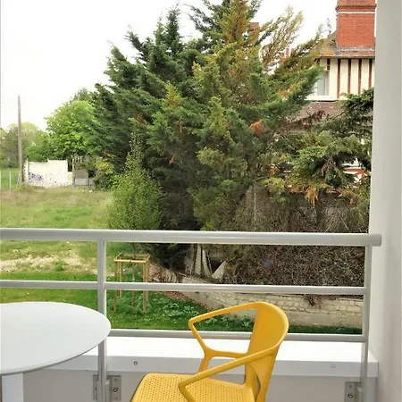 Domitys - Les Robes D'airain 4*