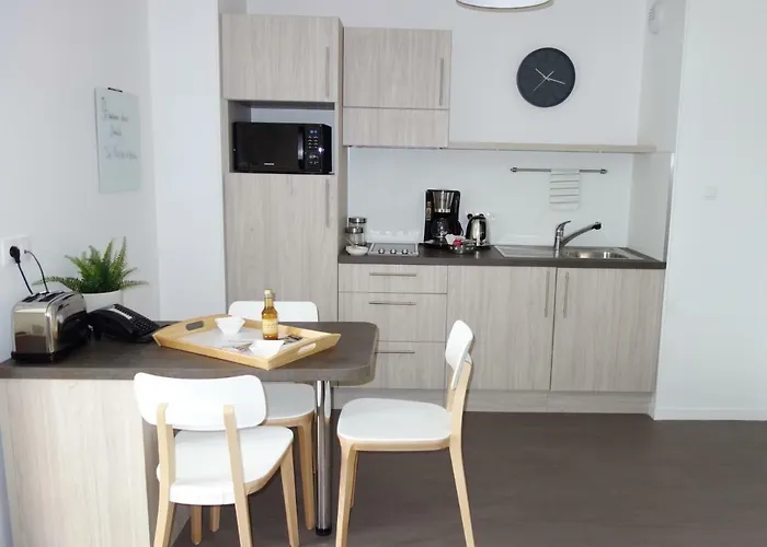 Domitys - Les Robes D'airain 4* كان