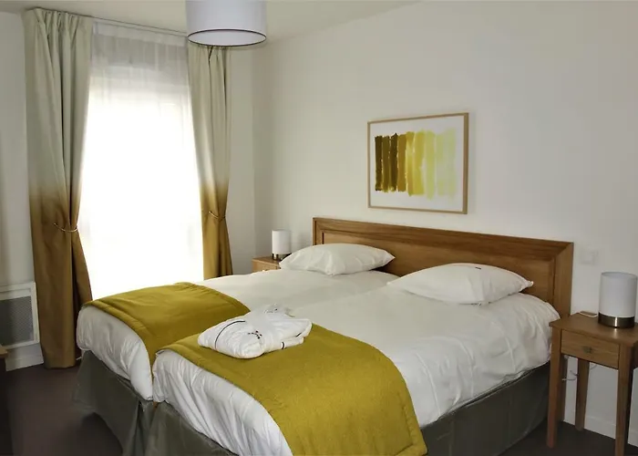 Domitys - Les Robes D'airain 4*